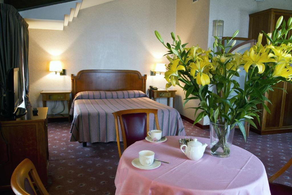 Hotel Claudiani Macerata Pokoj fotografie